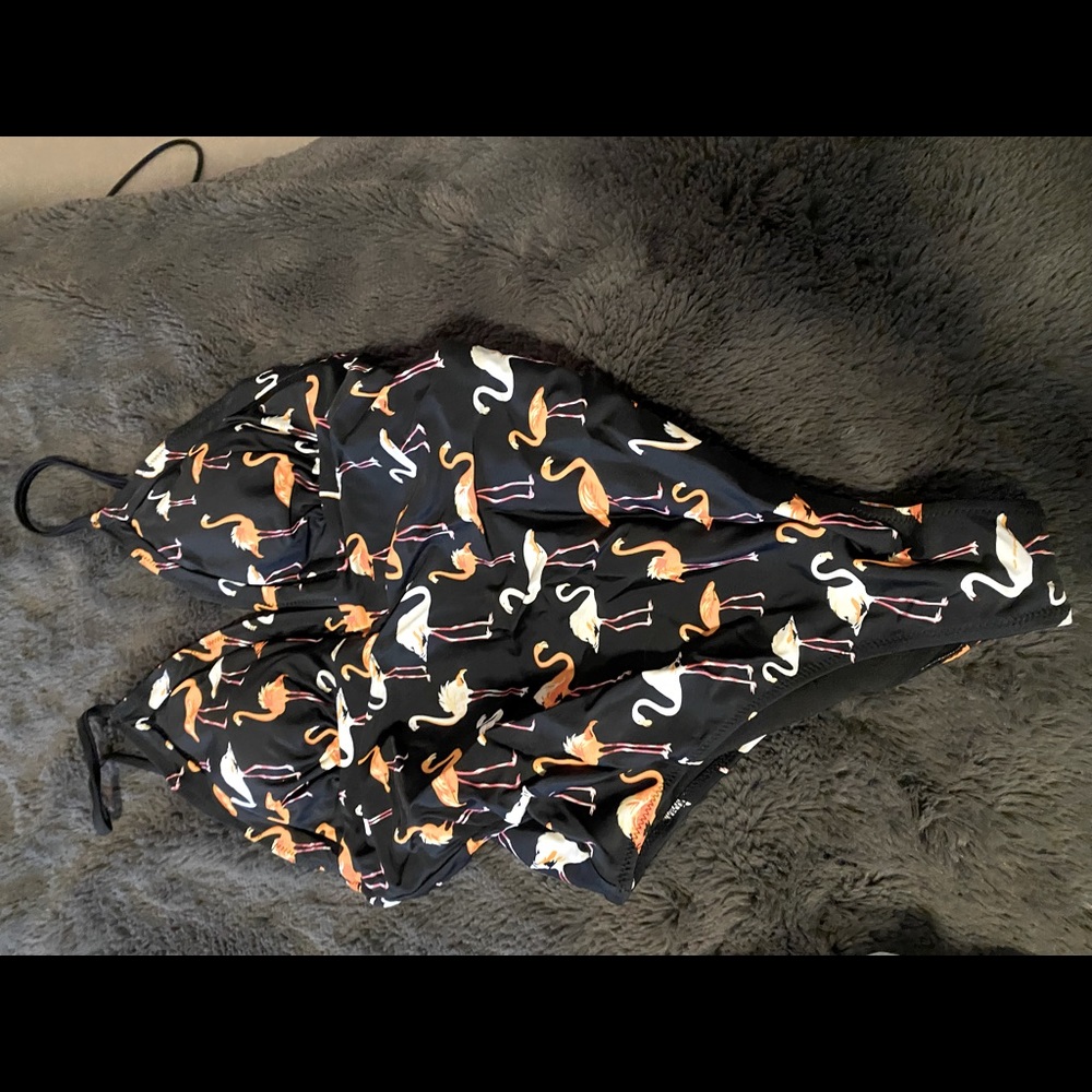 New with tags sz M cupshe one piece swimsuit
